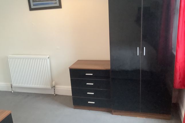 Room 3 29, Windsor Crescent, Bridlington photo 3