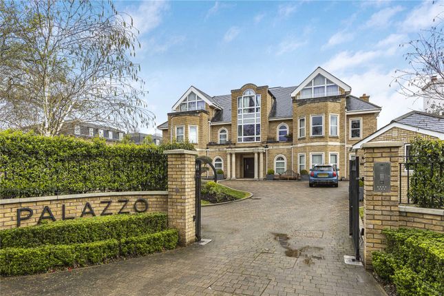Thumbnail Flat for sale in Beech Hill, Hadley Wood, Hertfordshire
