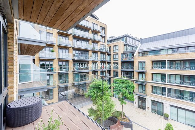 Flat to rent in Kew Bridge Road, Brentford