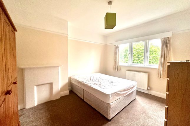 Thumbnail Room to rent in Gunnersbury Avenue, Acton