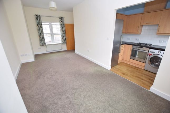 Flat to rent in Marigold Way, Maidstone