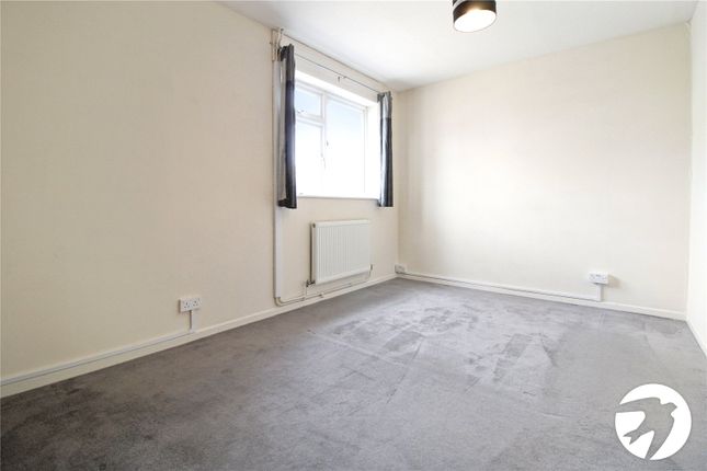 12, Ebbsfleet Walk, Gravesend photo 4