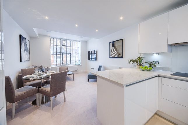 Flat to rent in Palace Wharf, Rainville Road