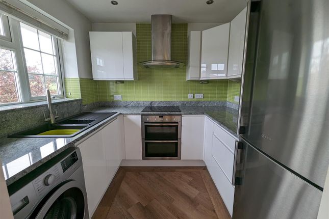 4, Redmire Close, Darlington photo 4