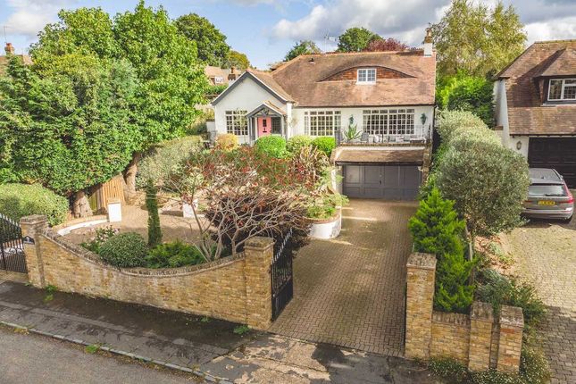 Thumbnail Detached house for sale in Hillfield Road, Chalfont St Peter