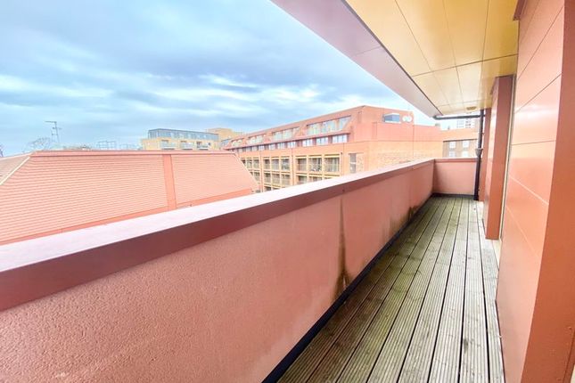 6 Roman House, Ossory Road, London photo 5