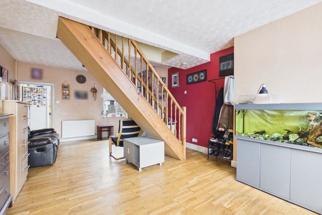 35 Walton Street, Sutton-In-Ashfield photo 3