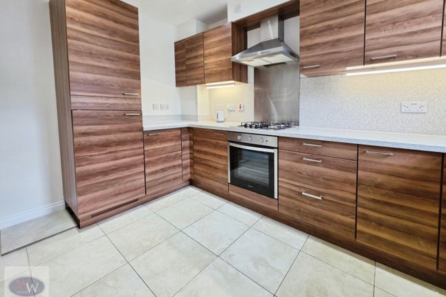61, Littlelands, Bingley photo 4