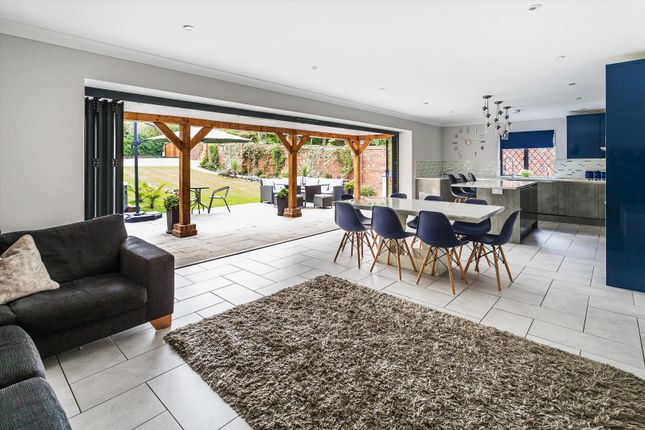 Woodway, Guildford photo 2