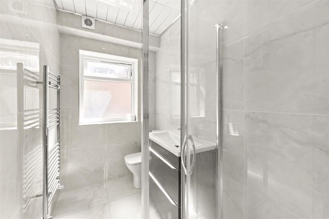 Flat 1, 7, Ashton Lane, Sale photo 4