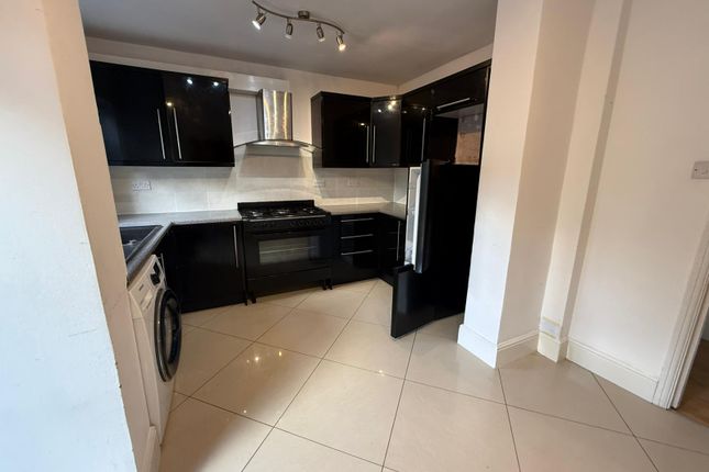 73, Potter Street, Northwood photo 3