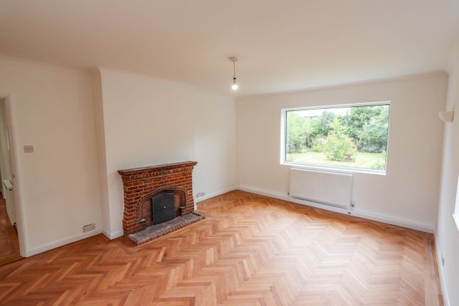 151, Cooden Drive, Bexhill-on-Sea photo 3