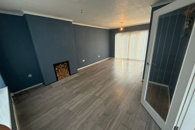 8, Park Avenue, Wolverhampton photo 4
