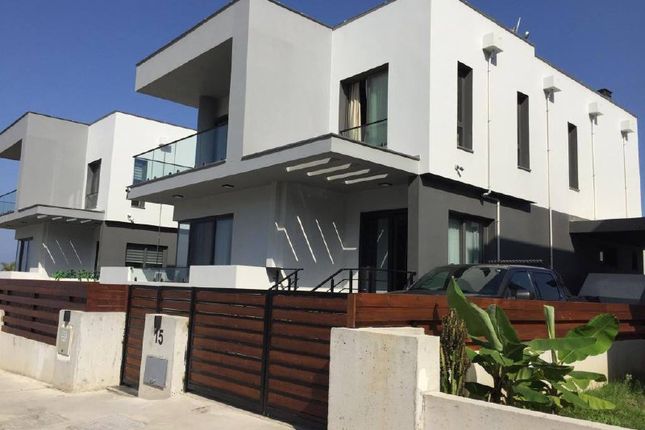 Thumbnail Villa for sale in West Of Kyrenia, Edremit, Northern Cyprus