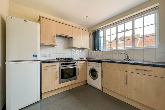 4, Bowers Parade, Harpenden photo 3