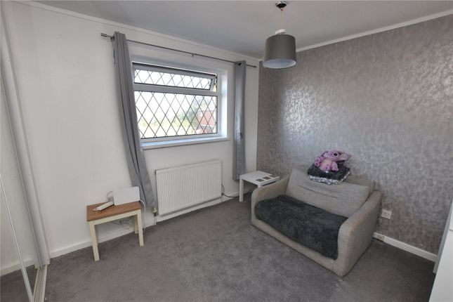 14, Leasowe Close, West Yorkshire photo 4