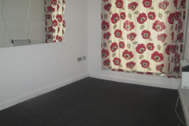Flat for sale in Leeds Road, Little Germany, West Yorkshire