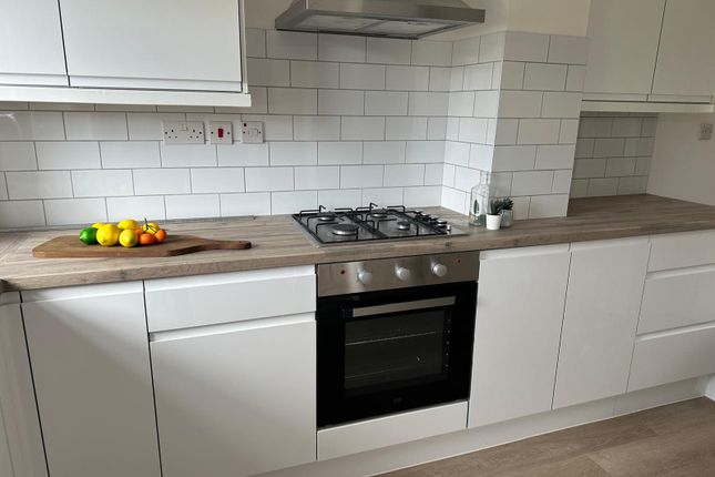 45 Seagarth Lane, Southampton photo 3