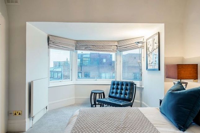 Flat to rent in Strathmore Court, Park Road, London