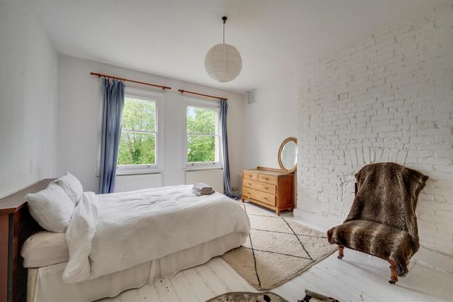 9C, Staverton Road, London photo 4
