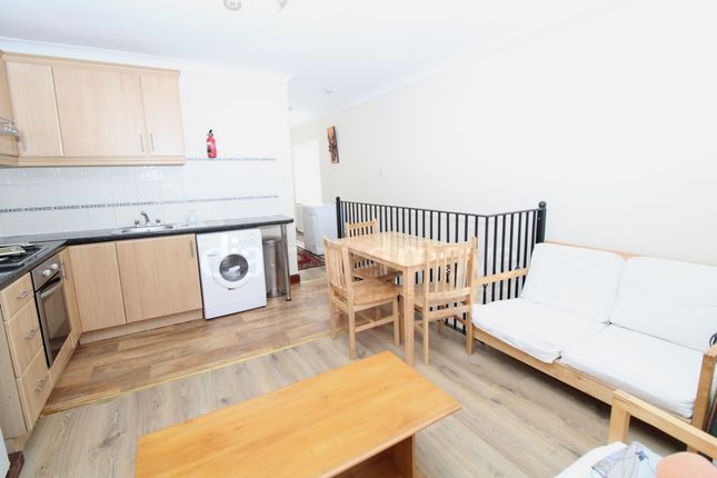 2 Bed Maisonette To Rent In Avondale Gardens Hounslow Tw4 Zoopla