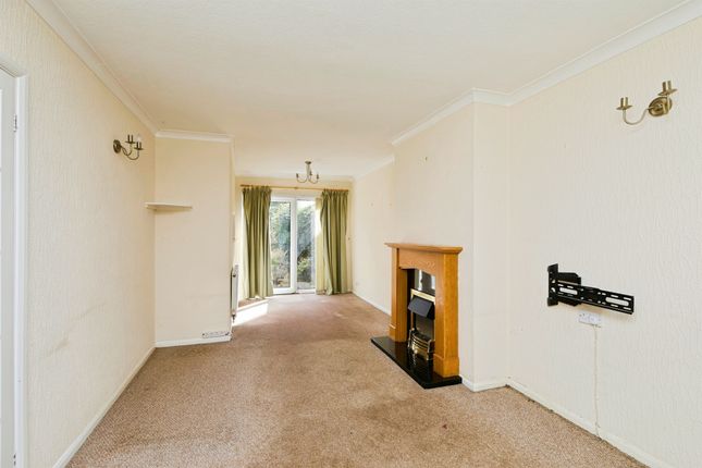 52, Burnside Drive, Derby photo 2