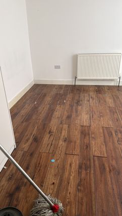 2, Thind Place, Romford photo 3