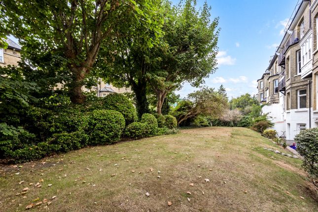 Flat 3, 31 First Avenue, Hove photo 4