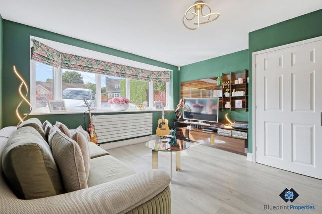 4, Hillwood Close, Brentwood photo 4