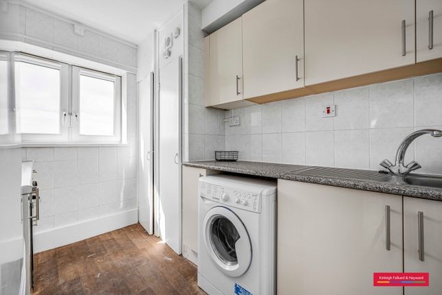 Flat to rent in Pearscroft Road, London