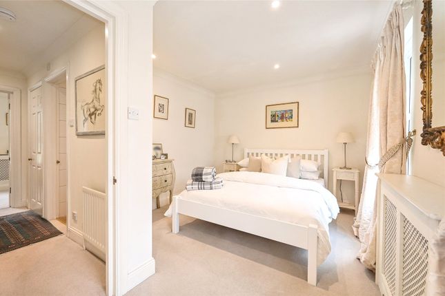 Mews house for sale in St. Bartholomews Close, Chichester, West Sussex