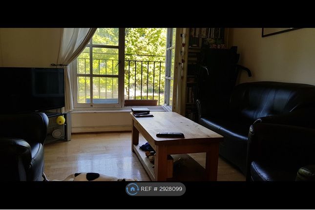 Parkside Crescent, London photo 2