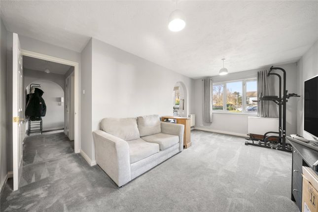 26, Parry Drive, Surrey photo 2
