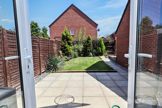 32, Lower Farm Way, Nuneaton photo 4