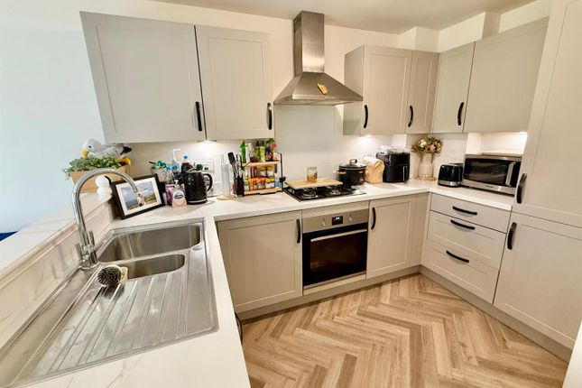4, Wilshaw Place, Macclesfield photo 4
