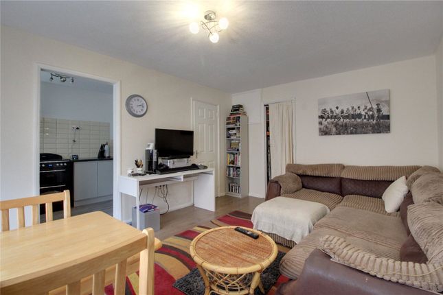 85, Wickham Place, Fleet photo 2