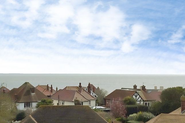 Flat 16,, 72 Dumpton Park Drive, Broadstairs photo 2