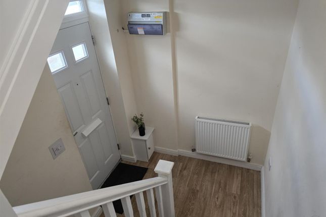 27, Carlton Drive, Wigston photo 3