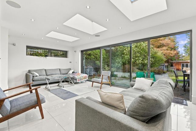 Cranbourne Avenue, Wanstead photo 3