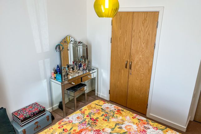 Flat to rent in Randall Court, Dairy Close