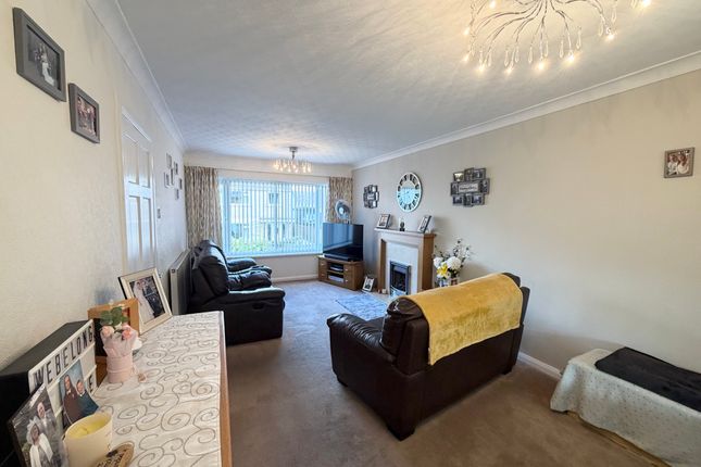6, Westfell Way, Keighley photo 4