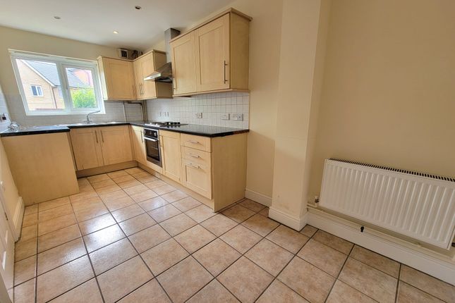 6, Thorney Hall Close, Stowmarket, Suffolk, IP14  photo 3