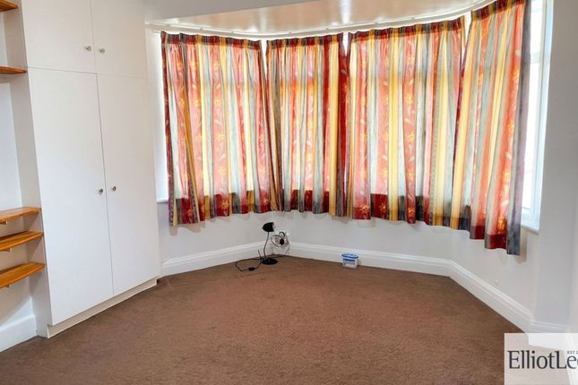 225 Whitton Avenue East, Greenford photo 5
