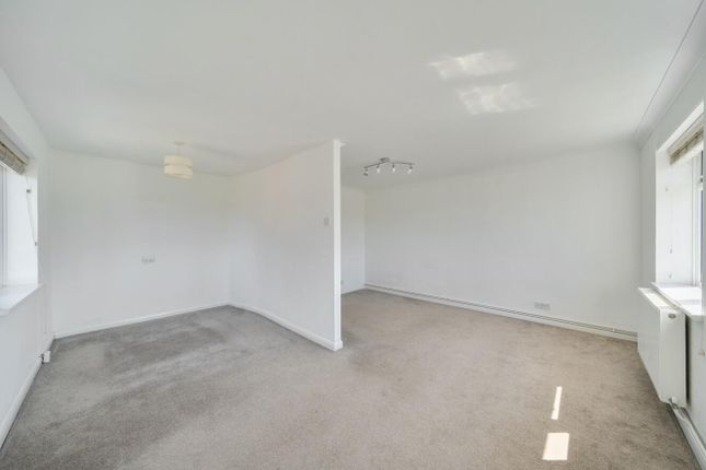 97, Farm Way, Bushey photo 4