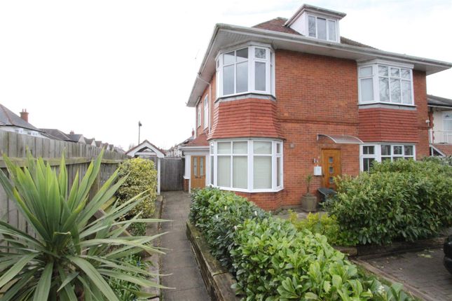 Thumbnail Flat to rent in Heron Court Road, Winton, Bournemouth