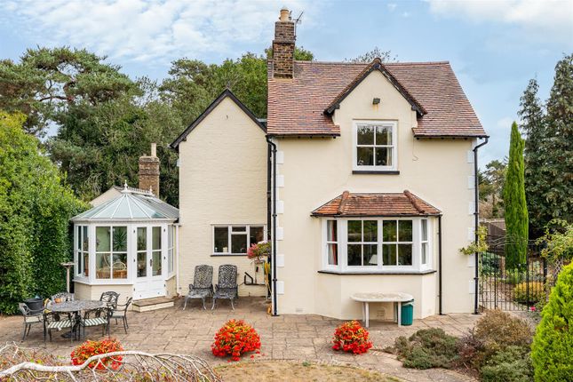 Bury Farm House, Church Lane, Broxbourne photo 2