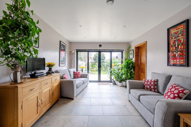 11, Brewery Lane, Byfleet photo 4
