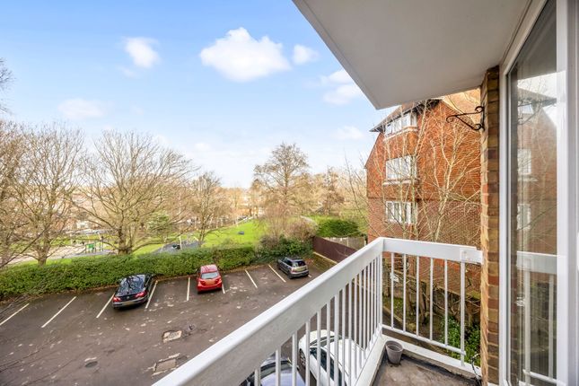 25 Furze Hill House Furze Hill, Hove photo 4