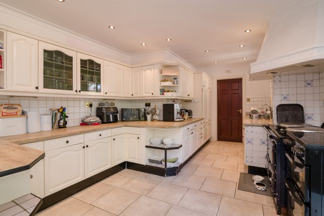 2, Tudor Woods, Llanyrafon, Cwmbran photo 3