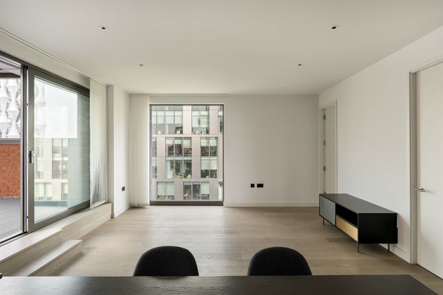 1, D103 Legacy Building, Viaduct Gardens, London photo 3